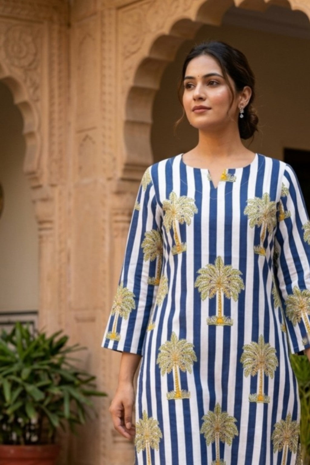 JAL BUTTI HANDBLOCK KURTI