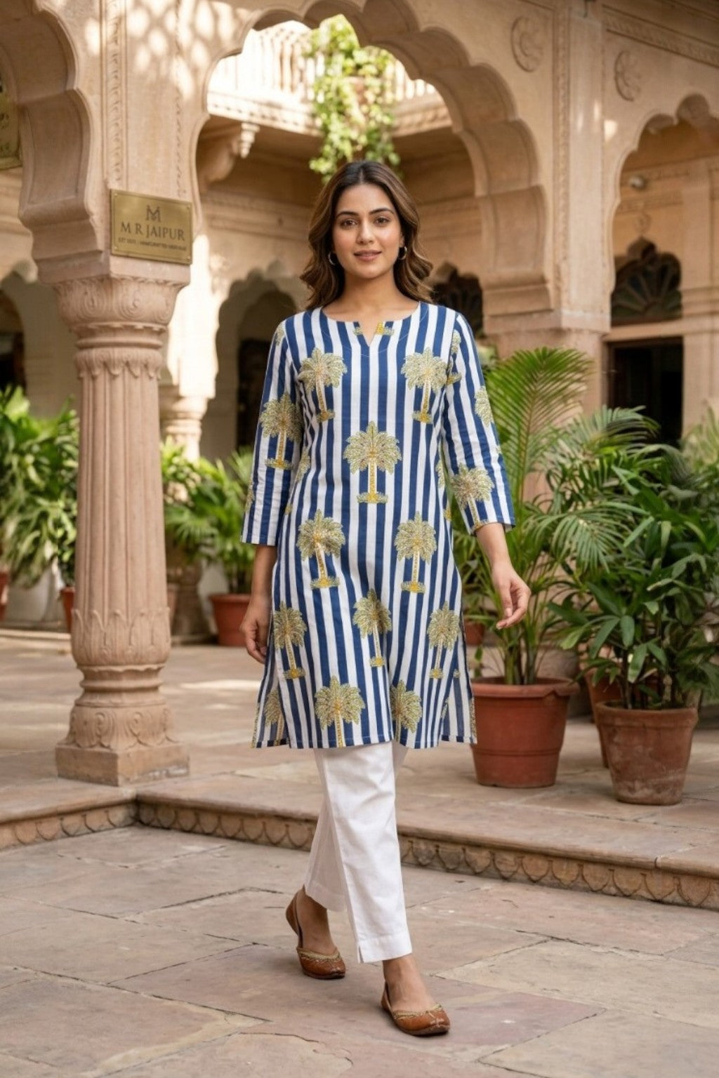 JAL BUTTI HANDBLOCK KURTI