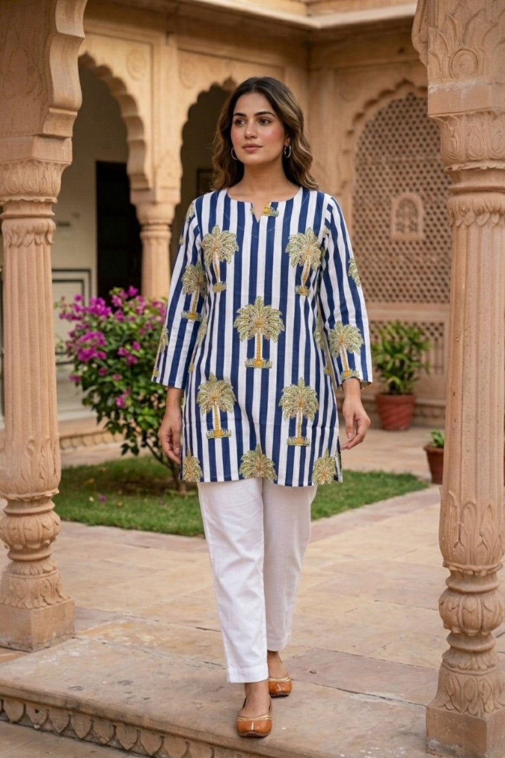 JAL BUTTI HANDBLOCK KURTI
